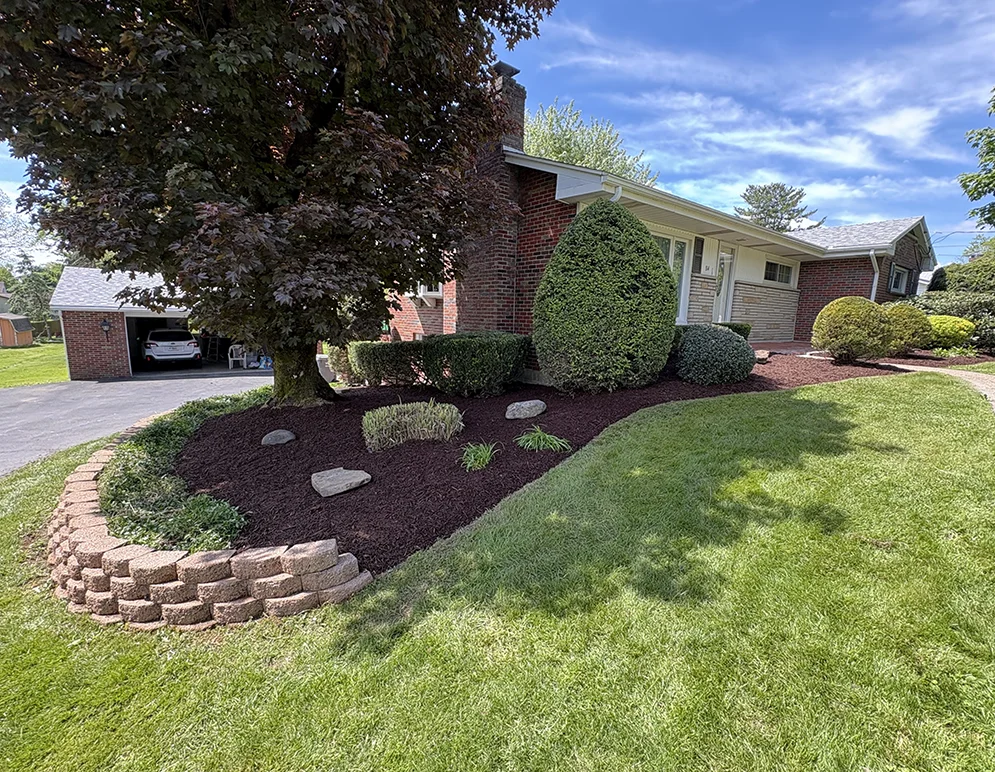 edging-flowerbed-main Blade Lawn Care Edging and Flowerbed